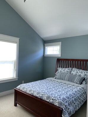 3 habitaciones, tabla de planchar con plancha y cuna de viaje 