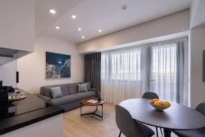 43-inch Smart TV with cable channels, TV