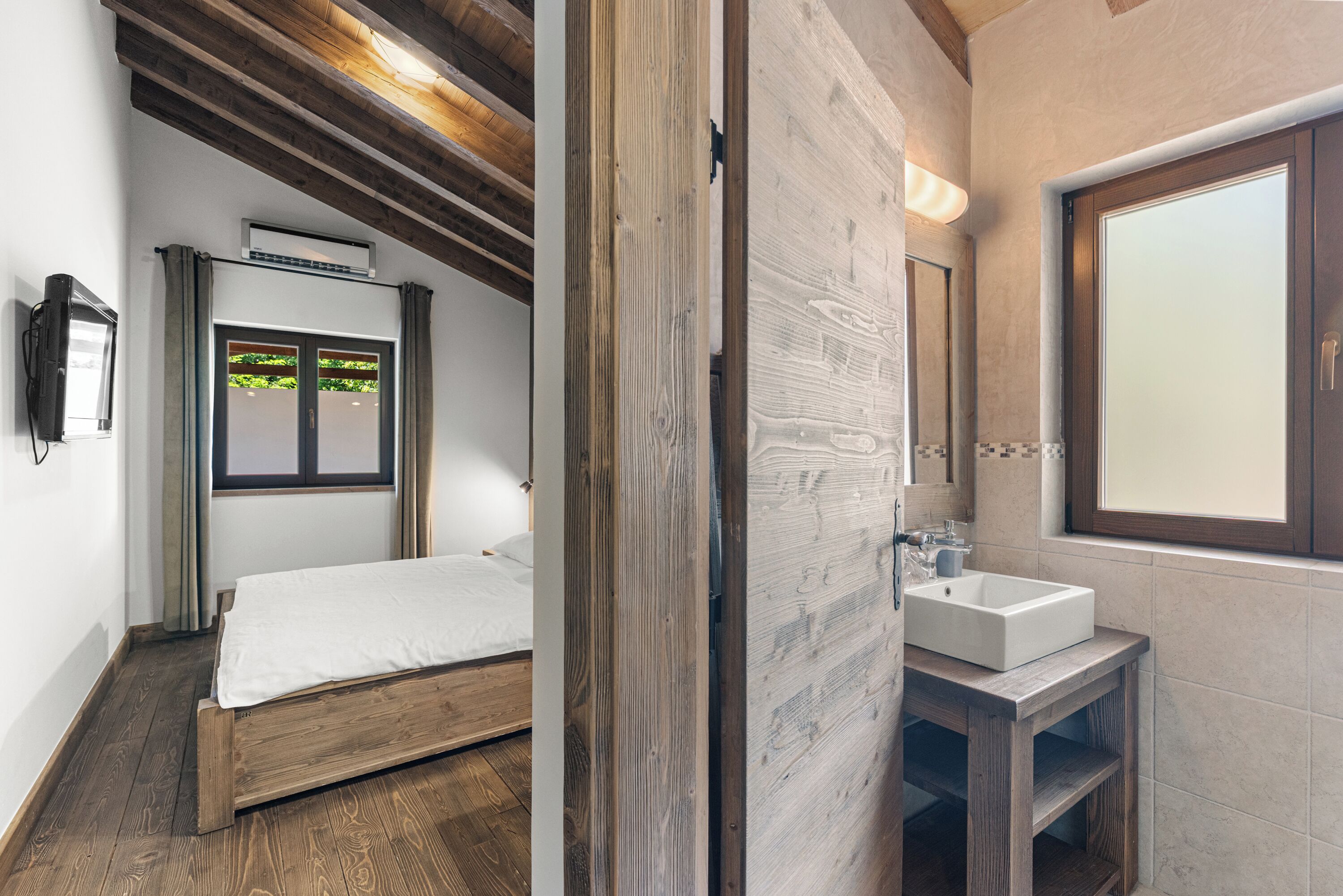 5 sovrum, strykjärn/strykbräda, gratis wi-fi och sängkläder