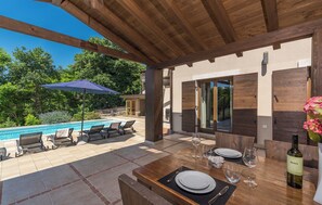 Outdoor dining - Villa Dali with whirlpool, sauna and 5 bedrooms (Svetvinčenat)