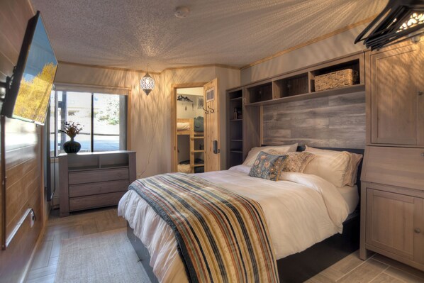 1 bedroom, free WiFi, bed sheets