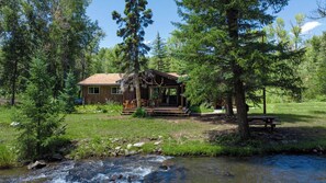 Exterior - River Front Cabin on 1 acre  - 14 Minutes to Downtown Durango (Durango)