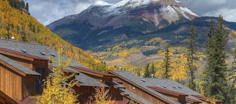 Pet Friendly Black Bear Townhome across from Purgatory - Views - Free Shuttle