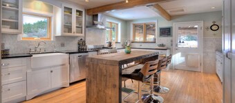 Historic Pet Friendly Home on 3 acres w/AC between Durango and Purgatory