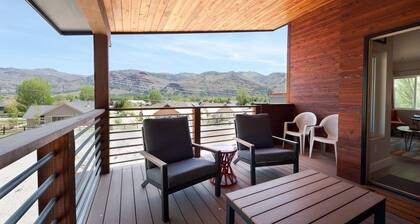 Mountain Home w/Amazing Views - 12 Min. to Durango - Central AC - EV Charger