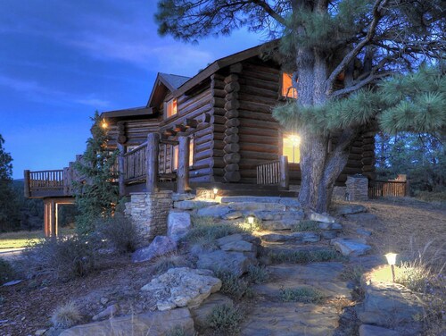 Luxury Log home on 40 Acres - Awesome Views and Decks - 7 Min to Durango