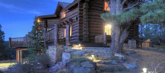 Luxury Log home on 40 Acres - Awesome Views and Decks - 7 Min to Durango