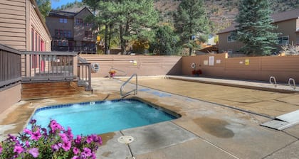 Mesa Haven | Near FLC, Town, Trails & Golf - Pool & Hot Tub (Ferringway #13)