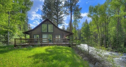 Classic Colorado Cabin on the Florida River - 20 Minutes to Downtown Durango