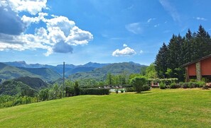 المنطقة المحيطة بالمنشأة