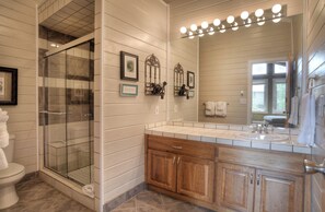 Shower, hair dryer, towels - Updated home with views near downtown Durango - Hot Tub, AC & Yard (Durango)
