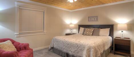 6 bedrooms, free WiFi, bed sheets
