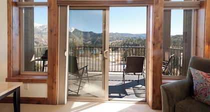 Peregrine Point Condo Steps to Lifts - Amazing Views