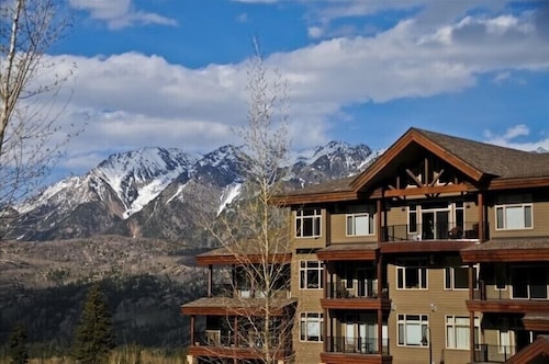 Peregrine Point Condo Steps to Lifts - Amazing Views