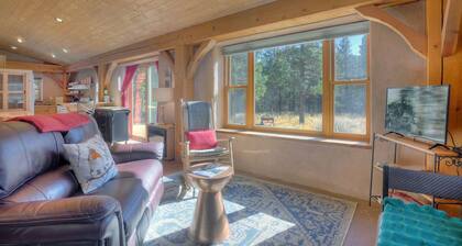 Pine Meadow Cabin | Straw Bale, Solar Power, Starlink - Pets OK