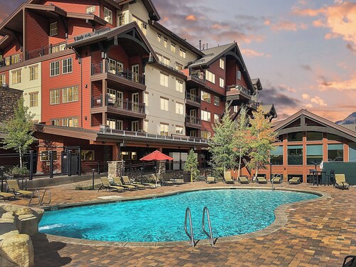 Chic Peak | Ground Floor, Fireplace & Pool Access