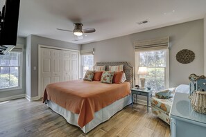 3 bedrooms, iron/ironing board, free WiFi, bed sheets - 300 Evian - Amazing 3 bedroom, 3-bath villa in Shipyard. (Hilton Head Island)
