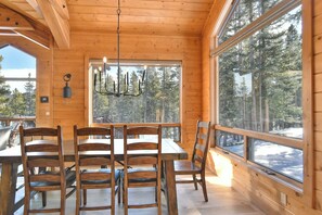 Dining - Morning View Lodge: Spacious, Hot Tub, Views (Breckenridge)