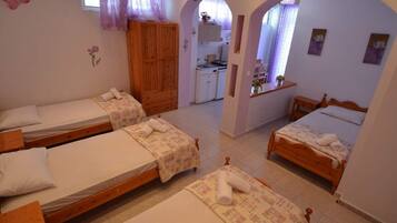 Studio (4 pax) | Zimmersafe, Verdunkelungsvorhänge, kostenloses WLAN, Bettwäsche