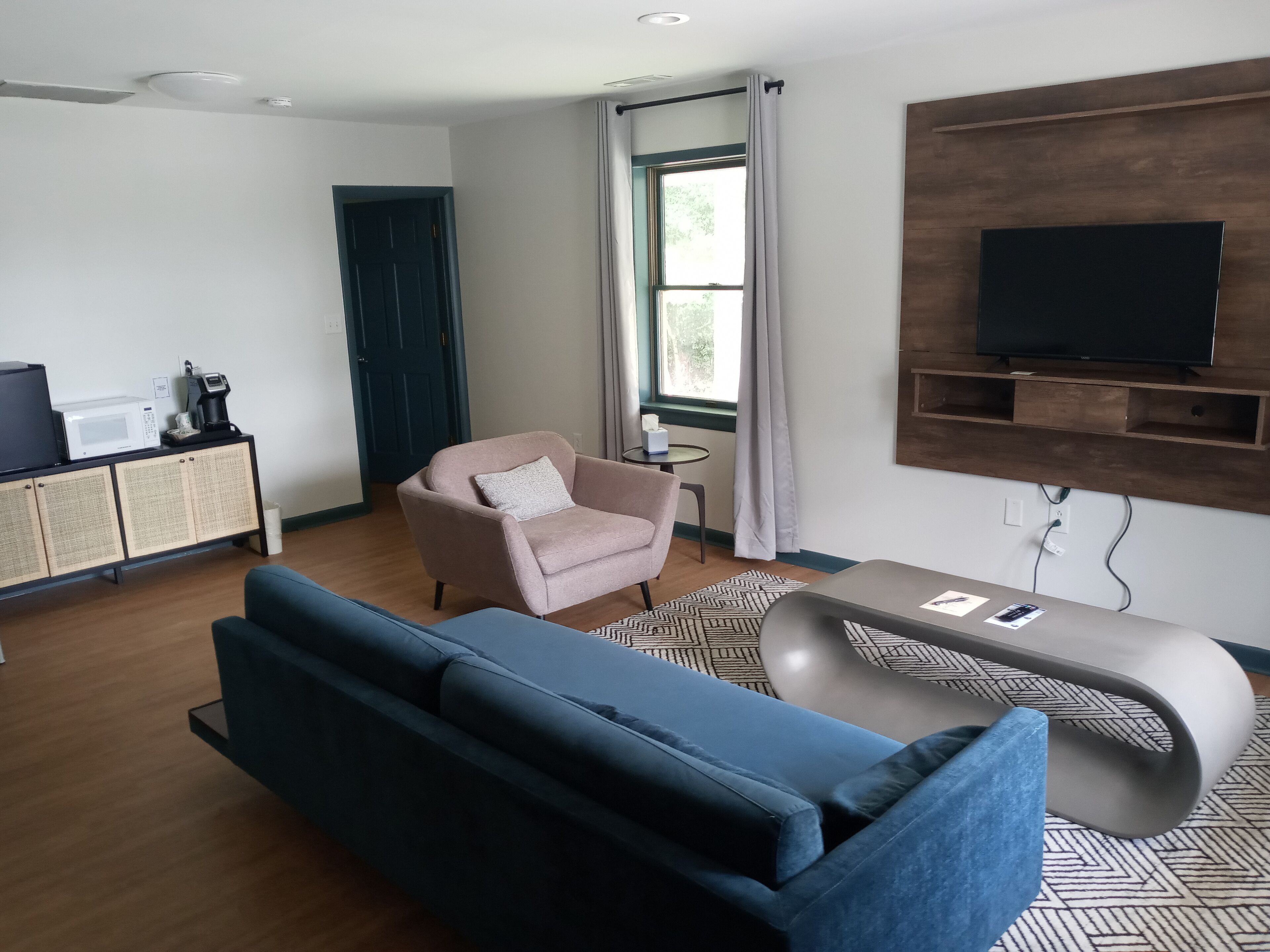 standard suite | living area | 46-inch flat-screen tv with satellite channels, tv