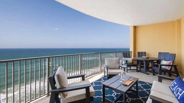 Property grounds - Emerald Isle 1605 - Beach chair service included! (Panama City Beach)