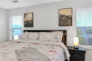 4 bedrooms, iron/ironing board, WiFi