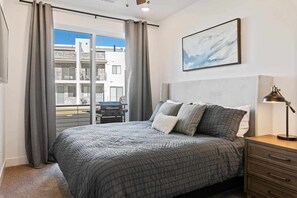 3 bedrooms, desk, iron/ironing board, travel crib