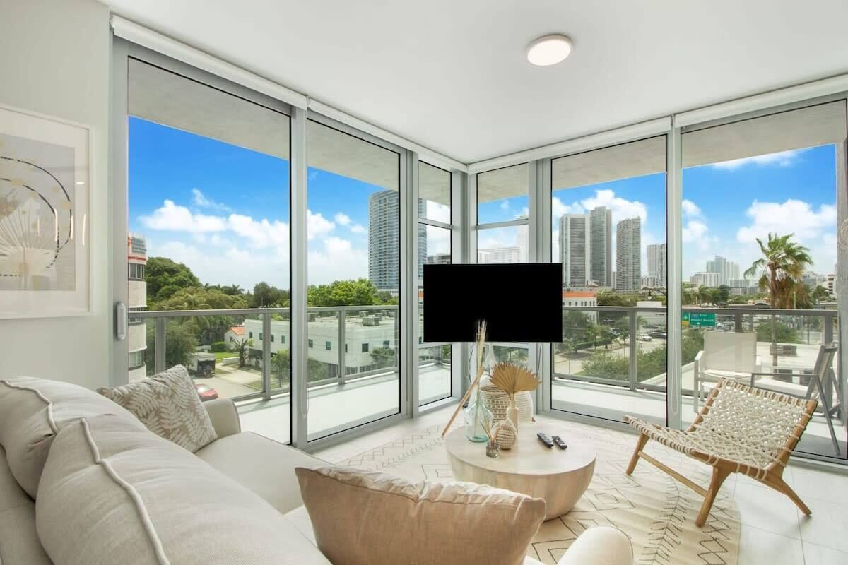 2 Bedroom -City View- Miami Design District - 312
