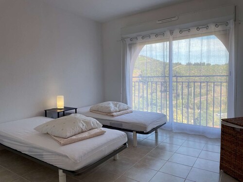 3-room triplex for 6 people, near beach, with garage
