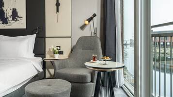 1 bedroom, hypo-allergenic bedding, minibar, in-room safe