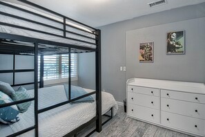 5 Schlafzimmer, Bügeleisen/Bügelbrett, Reisekinderbett, kostenloses WLAN