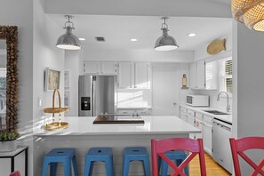 食器洗い機、ダイニングテーブル