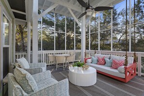 屋外ダイニングエリア