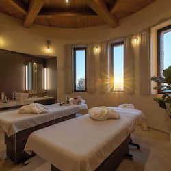 Couples treatment rooms, sauna, hot tub, steam room, Turkish bath