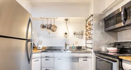 King & Queen Luxury Memory Foam Beds near Cleveland Airport | Georgetown Villas