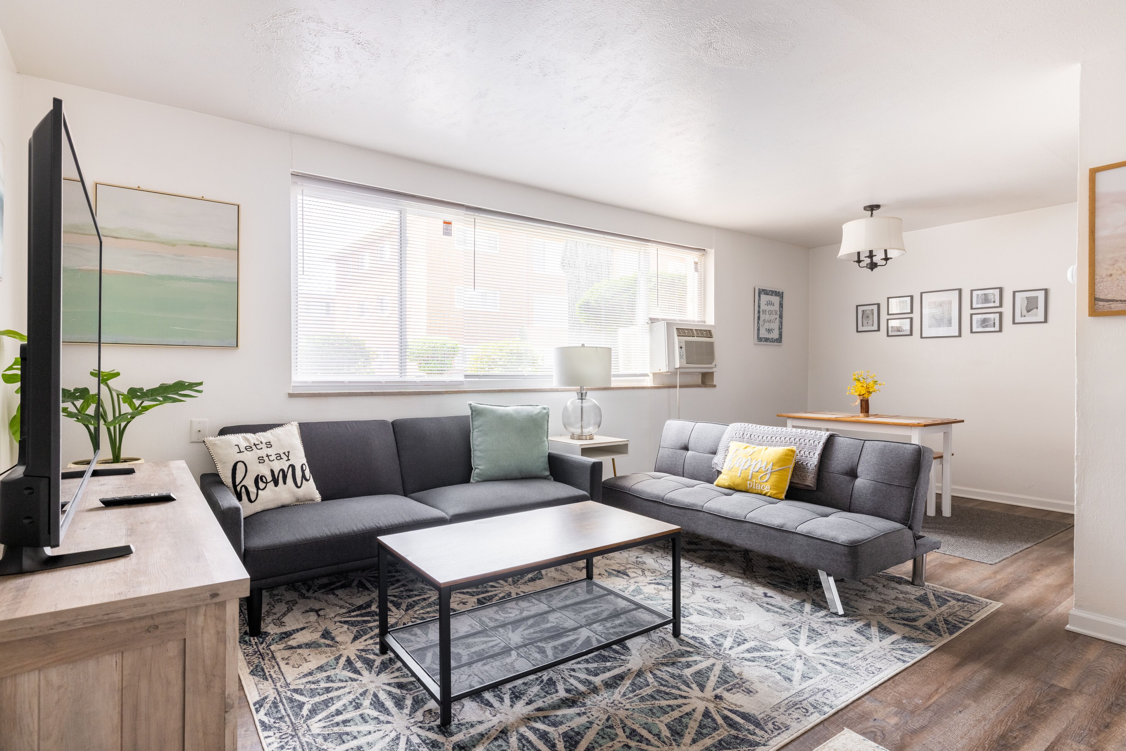 智能電視、壁爐、 辦公室