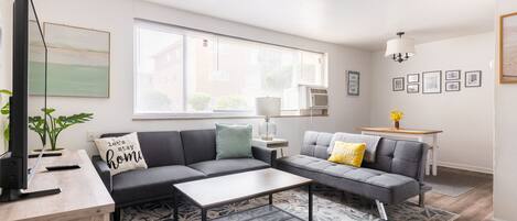 TV connectée, cheminée, espaces bureaux