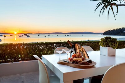 H3 Port Stephens - Absolute Waterfront Luxury