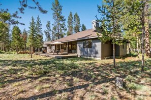 Exterior - Sharc, AC, Bikes, Hot Tub, One level, Pet friendly (Sunriver)