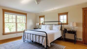 4 soverom, wi-fi (inkludert) og sengetøy