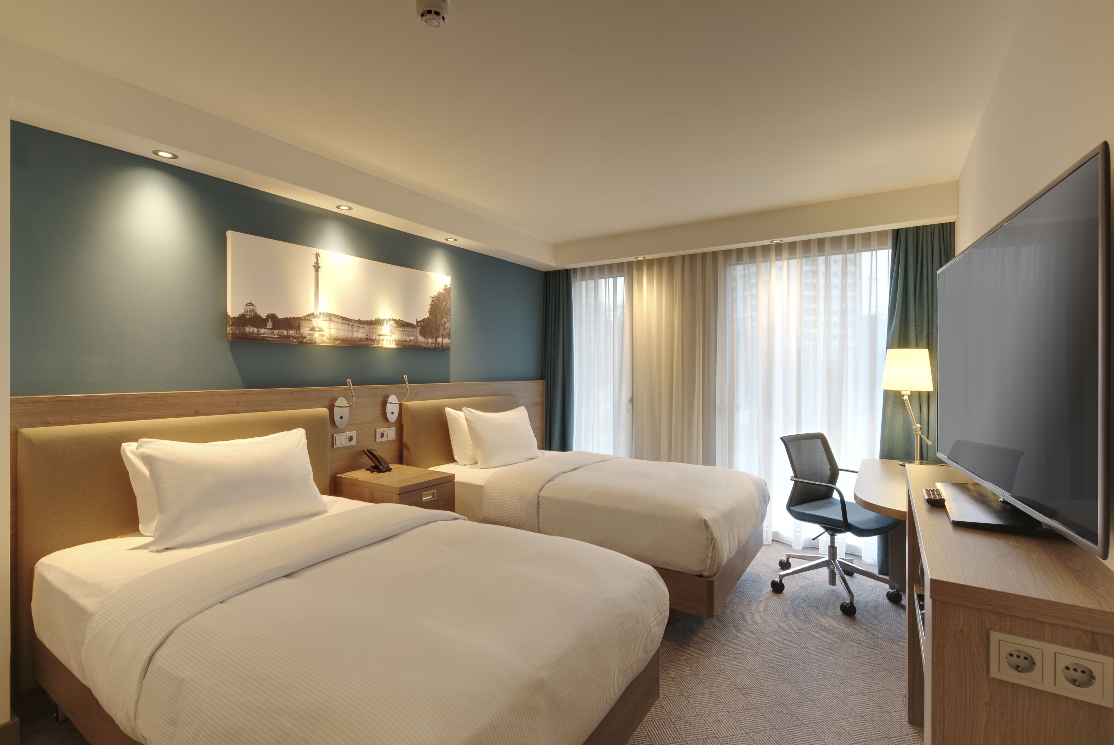 Hypo-allergenic bedding, in-room safe, desk, laptop workspace