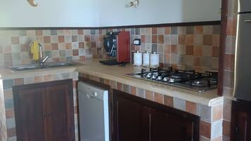 Réfrigérateur, four, plaque de cuisson, lave-vaisselle