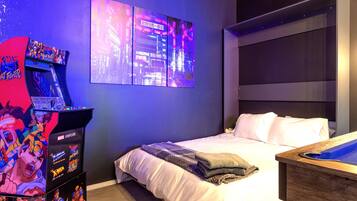 5 bedrooms, desk, WiFi, bed sheets