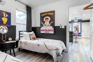 6 Schlafzimmer, Allergikerbettwaren, Bügeleisen/Bügelbrett