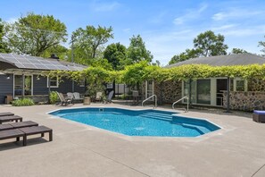 Pool - Captains Cove and Crew Quarters (Douglas)