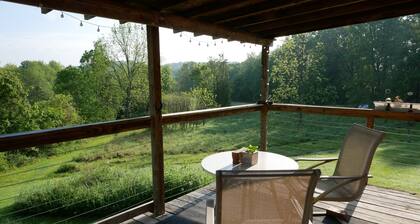 Beautiful country views and wildlife. Less than 2 miles from downtown.