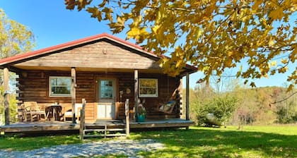 Beautiful country views and wildlife. Less than 2 miles from downtown.