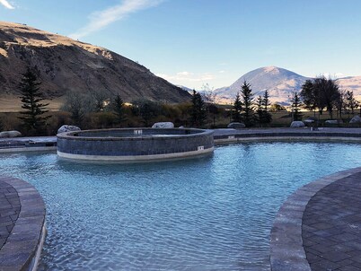 Yellowstone..... Outside your front door!