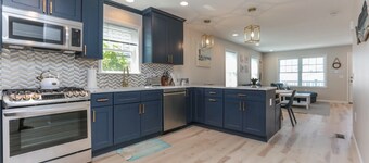 NEW HOME IN SEASIDE PARK SLEEPS 12!