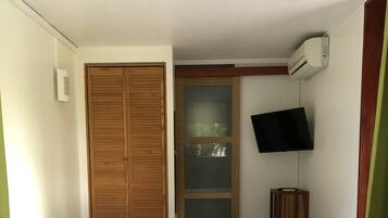 1 chambre, coffres-forts dans les chambres, fer et planche Ă repasser